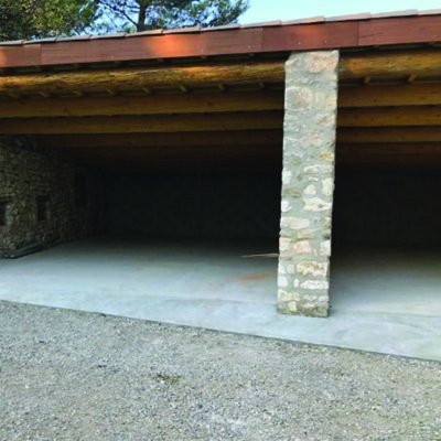 Restauration et transformation en garage d’un vieux bâtiment